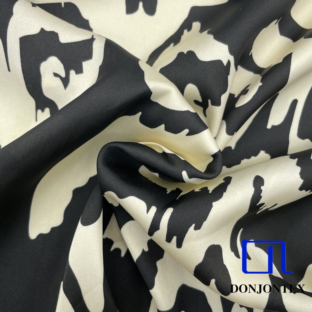 Luxury Feel 100% Polyester Satin Fabric with Printed Shiny Soft Feeling for Girls' Popular Dress and Sleepwear