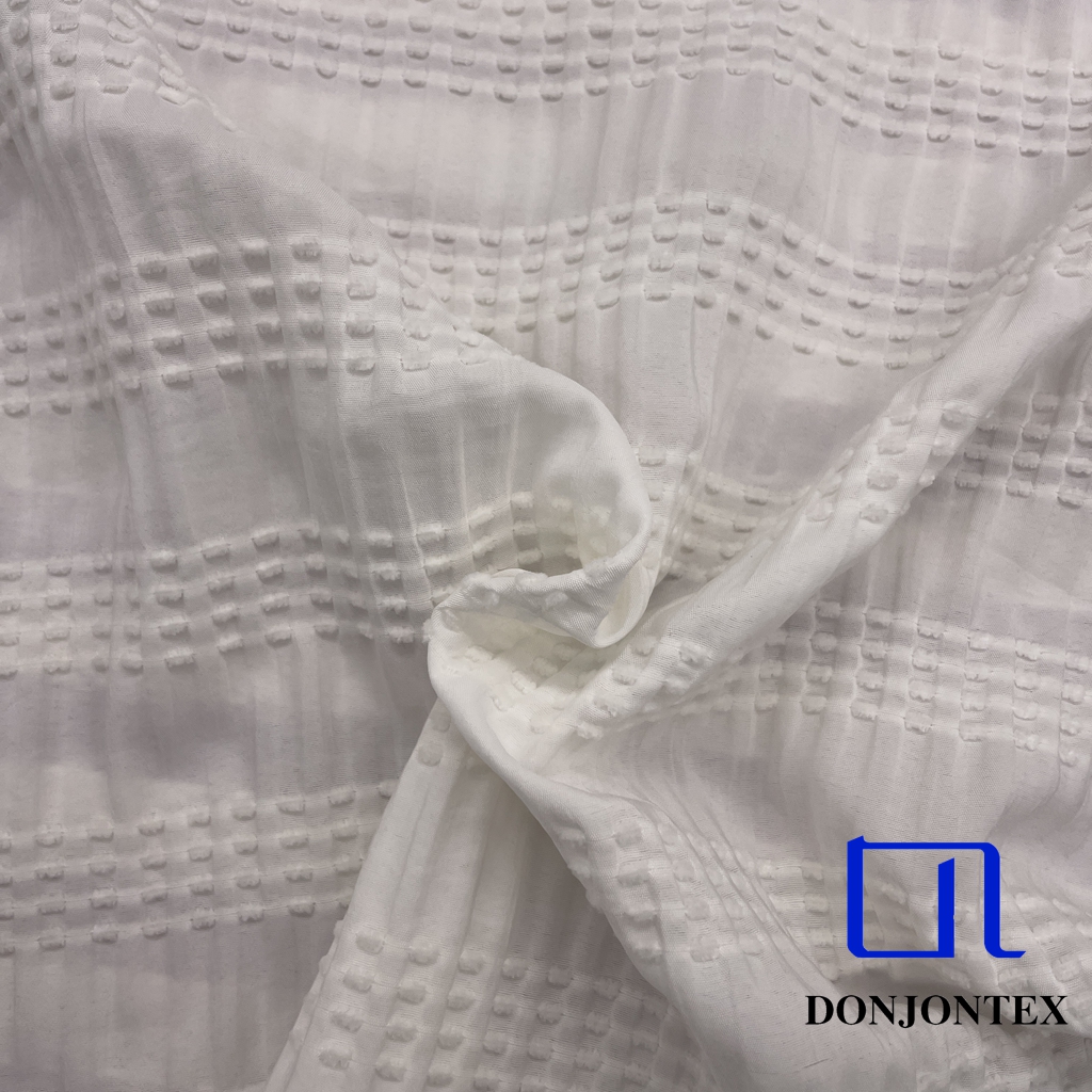 Latest Fashion Nylon Polyester Horizontal Dot Stripe Jacquard Crepes Fabric for Women Shirts