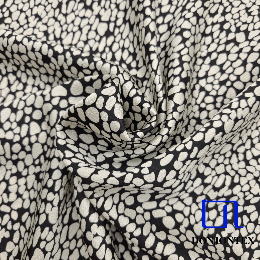 GRS Certified Weft Recycled Polyester Satin Fabric Eco-Friendly Quick-Dry Medium Weight Soft Feeling for Garment